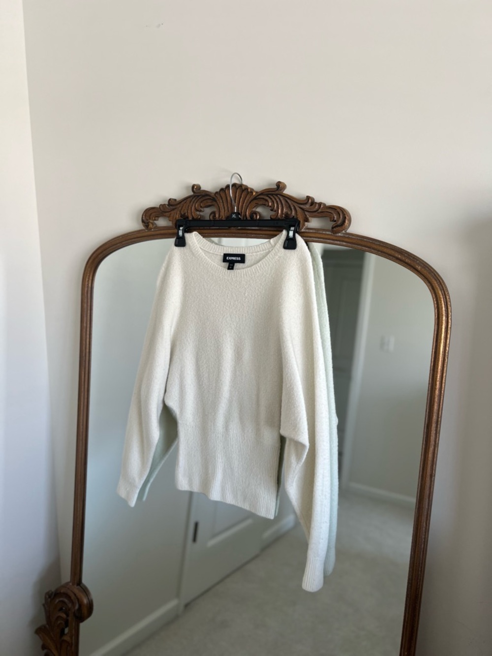 Express Cream Crewneck Pullover Sweater